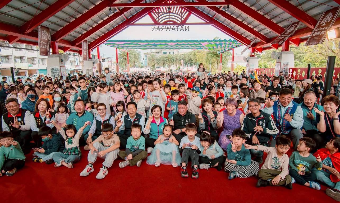 【超人力霸王〜傑洛vs貝利亞現身吉安 游淑貞伴兩千名鄉親共度驚喜兒童節】缩略图