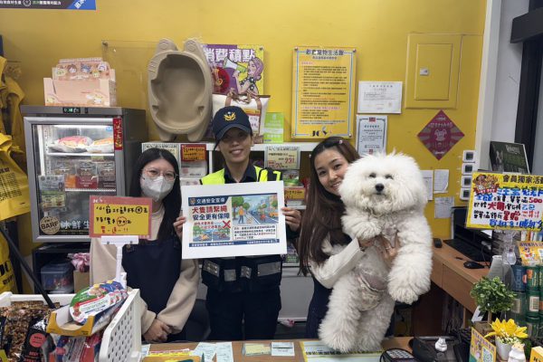 毛孩突衝馬路恐釀禍！吉安警籲：繫好牽繩，守護用路安全缩略图