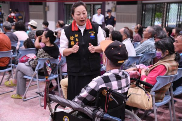 【花蓮幸福花蓮物資券發放啟動 徐榛蔚走訪鳳林關懷鄉親】缩略图
