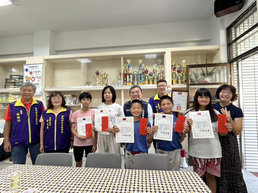 【邱光明議員攜手新城鄉民眾服務社 表揚新城鄉36位熱心服務畢業學子】插图1