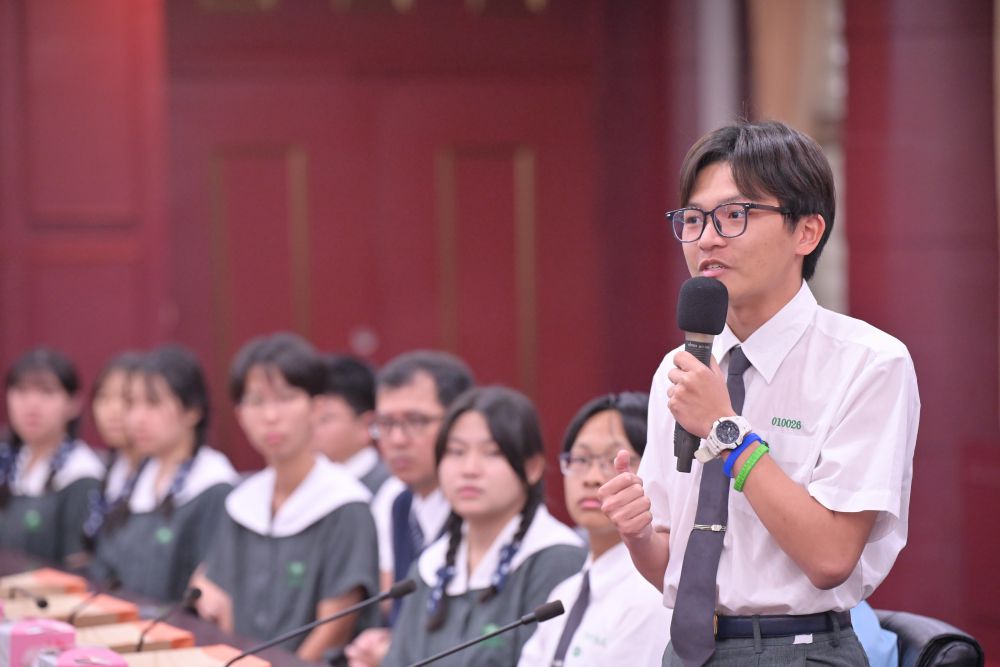 【花蓮縣青少年志工表現亮眼 第26屆台新青少年志工菁英獎再創佳績秘書長饒忠接見表揚 肯定青年以行動點亮社會】插图1