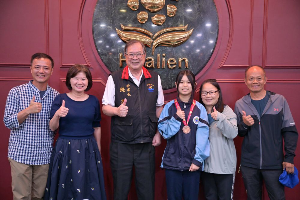 【花蓮縣青少年志工表現亮眼 第26屆台新青少年志工菁英獎再創佳績秘書長饒忠接見表揚 肯定青年以行動點亮社會】插图
