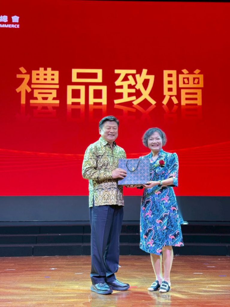 【宣慰印尼台商僑民、凝聚海外向心力》立法院國民黨團出席台商盛會 傅崐萁率16位藍委出訪印尼成果豐碩】插图 【宣慰印尼台商僑民、凝聚海外向心力》立法院國民黨團出席台商盛會 傅崐萁率16位藍委出訪印尼成果豐碩】插图