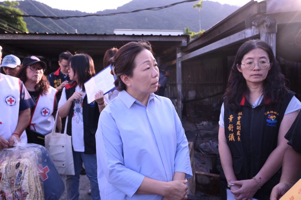 【卓溪鄉卓樂部落民宅發生火災 縣長徐榛蔚致贈慰問金減輕災後負擔】插图 【卓溪鄉卓樂部落民宅發生火災 縣長徐榛蔚致贈慰問金減輕災後負擔】插图