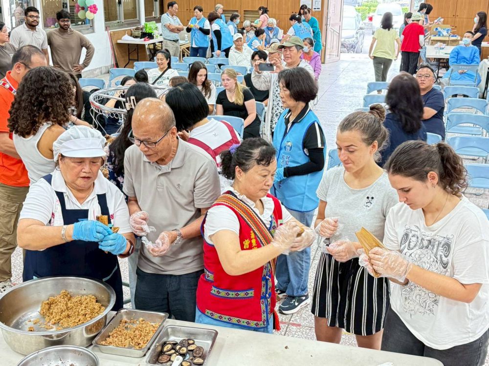 【曾淑懿: 感謝啟源端午關懷 深耕在地傳愛國際】插图 【曾淑懿: 感謝啟源端午關懷 深耕在地傳愛國際】插图