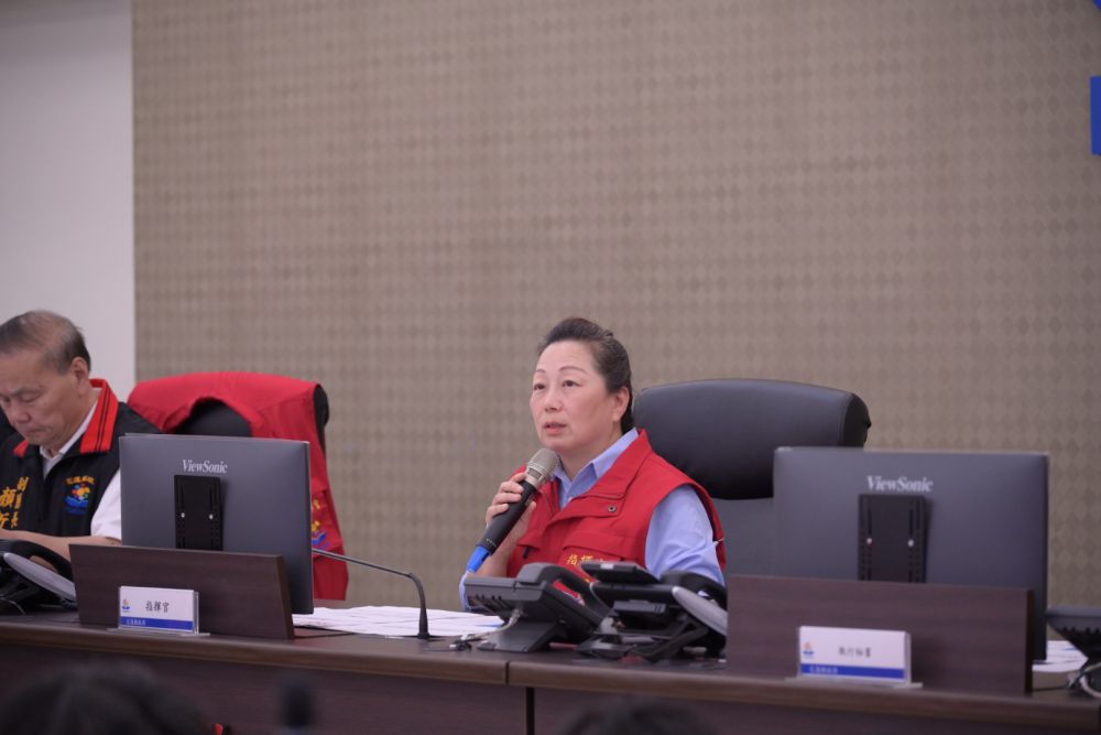 【巴威颱風逼近花蓮列陸警 縣長徐榛蔚主持應變會議 落實萬里溪堰塞湖警戒區強制撤離作業及防颱準備】插图 【巴威颱風逼近花蓮列陸警 縣長徐榛蔚主持應變會議 落實萬里溪堰塞湖警戒區強制撤離作業及防颱準備】插图