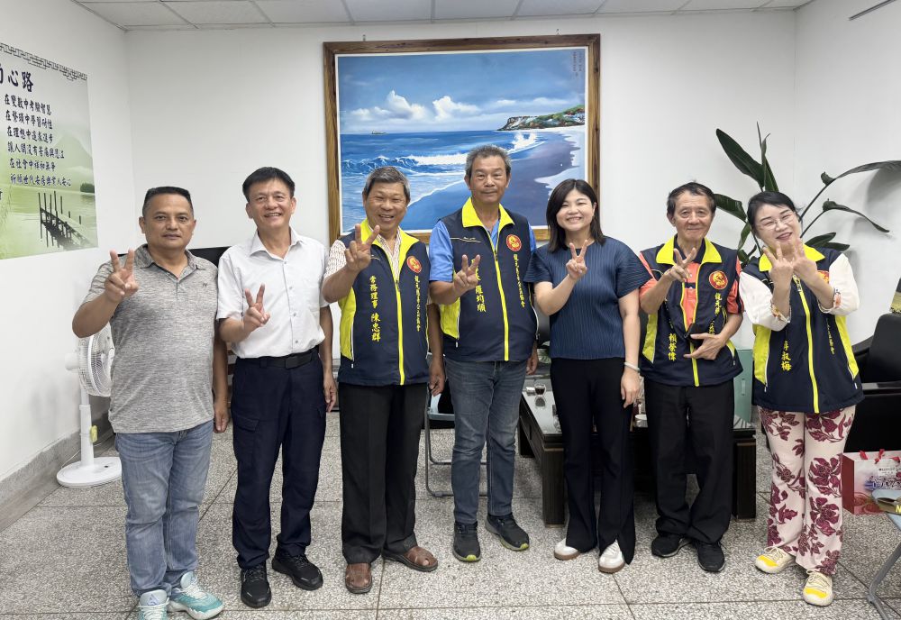 【警方落實社區警政化身及時引路人攜手龍元慈善公益協會為秀林弱勢祖孫撐起保護傘】插图