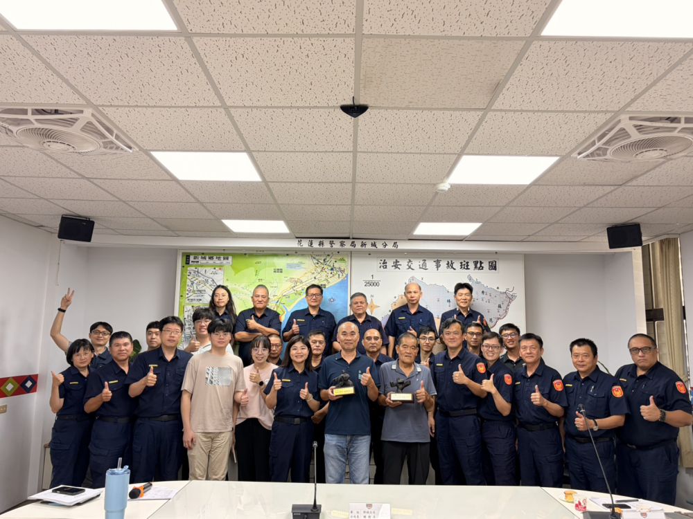 【資深警察光榮退休   新城警分局溫馨歡送感謝數十年奉獻】缩略图